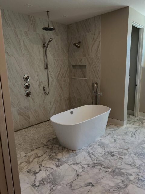No curb? No problem 🫧
Marble throughout this luxury bathroom!

#bath #shower #boiseremodel #boiserealestate #bathroomrenovation #boisebathroomremodel #boisebathrooms #marble
