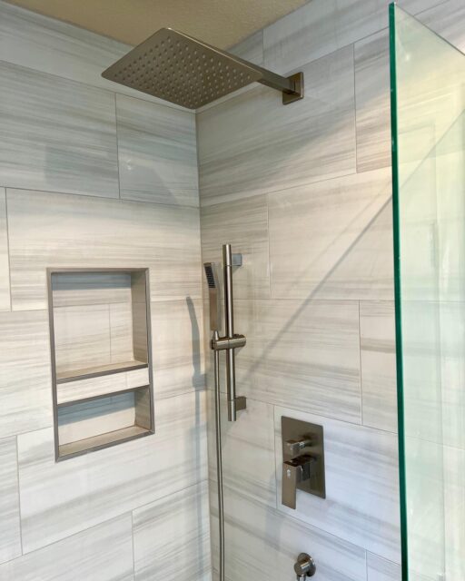 Putting the final touches on this modern master bath 🫧

~
~
~
~
#bathroomremodel #bathroom #bathroomdesign #tilersofinsta #tile #remodel #remodeling #homerenovation #homeremodel