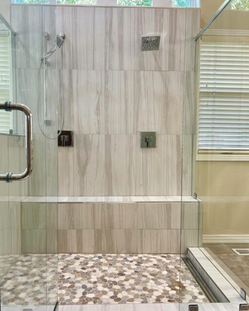 An oldie but a goodie 👍

#boiseidahohomes #boisetile #walkinshower #tiledesign #boiseidaho #boisecontractor #tile #bathroomremodel